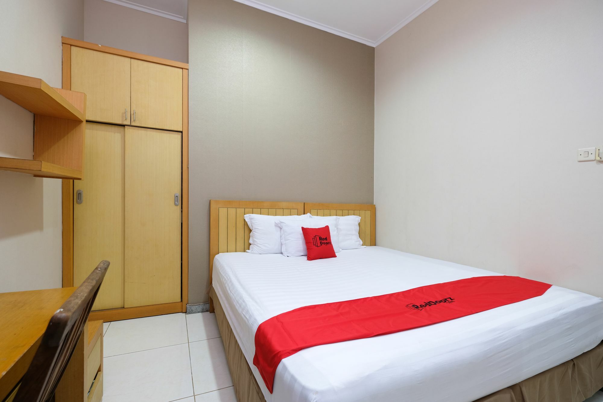 Reddoorz Plus Near Simpang Lima Semarang Exterior photo