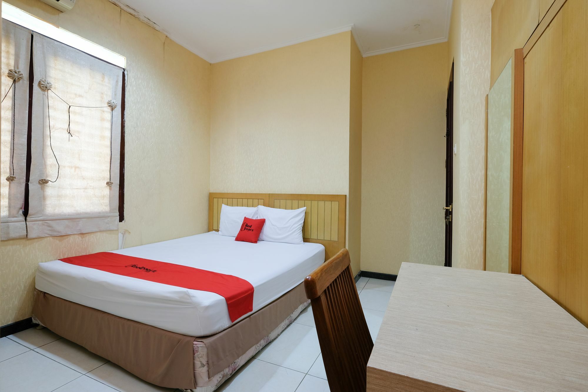 Reddoorz Plus Near Simpang Lima Semarang Exterior photo