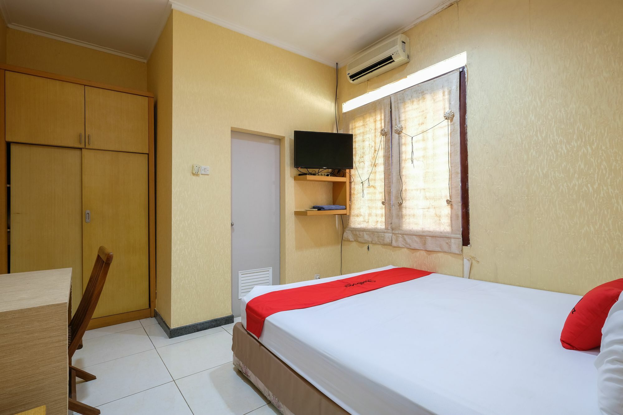 Reddoorz Plus Near Simpang Lima Semarang Exterior photo